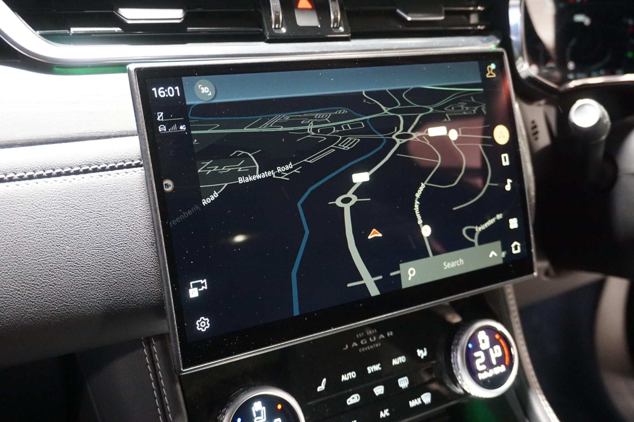 Jaguar F-PACE 3.0 D300 MHEV R-Dynamic HSE Black SUV 5dr Diesel Auto AWD Euro 6 (s/s) (300 ps)